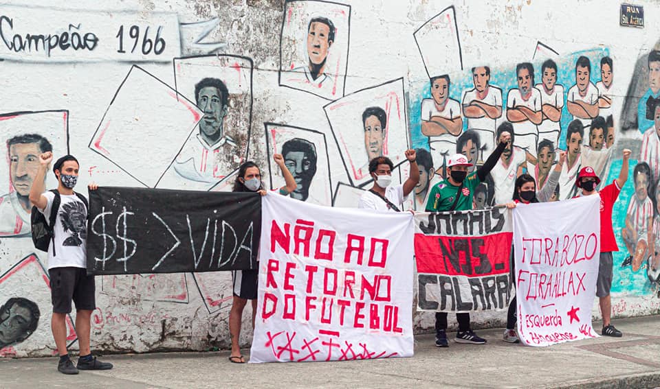 Protesto da torcida do Bangu. Crédito: Castores da Guilherme