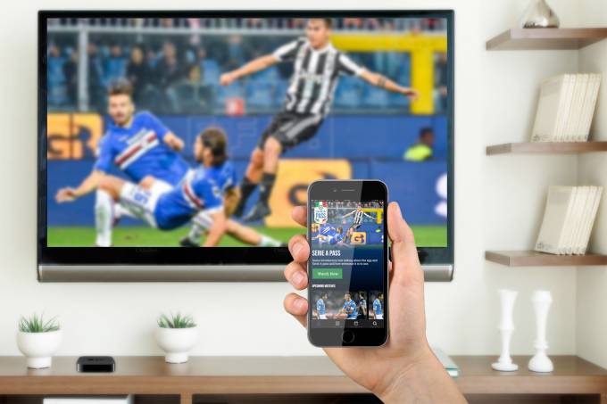 Clubes de futebol precisam aparecer