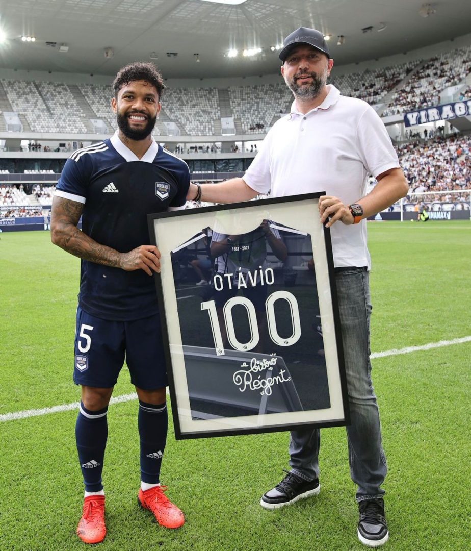 Otávio completa 100 jogos pelo Bordeaux. Crédito: Divulgação/Bordeaux