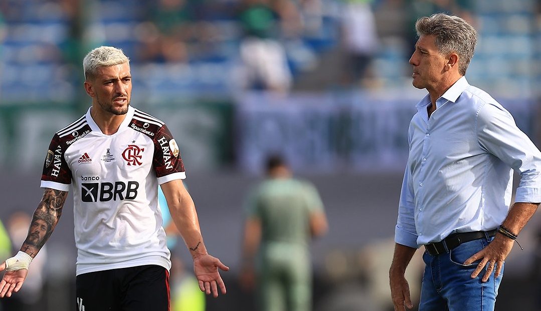 Flamengo erra muito e fica com o vice