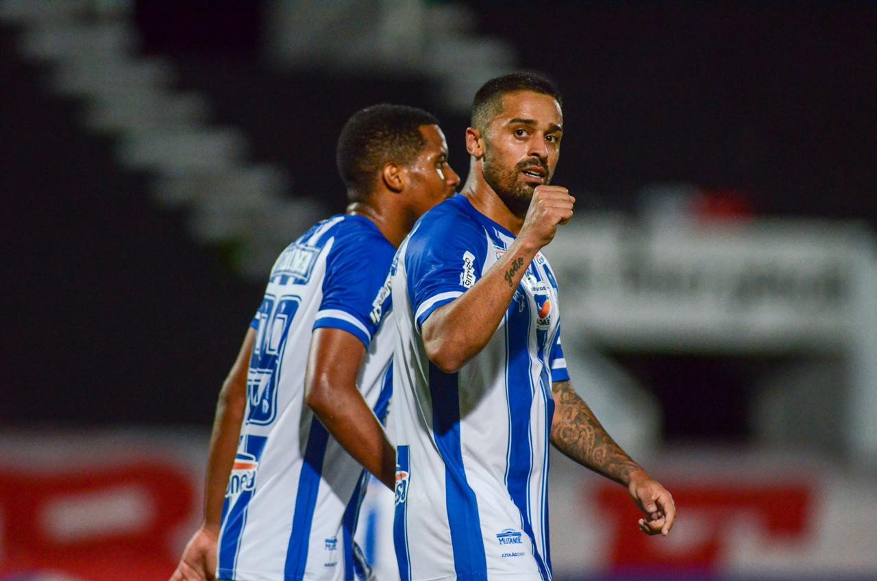 Dellatorre vive melhor sequência no CSA. Foto: Augusto Oliveira/CSA