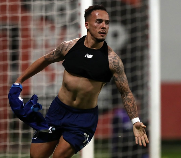 Peglow marca golaço em clássico com Benfica. Foto: Porto/Divulgação