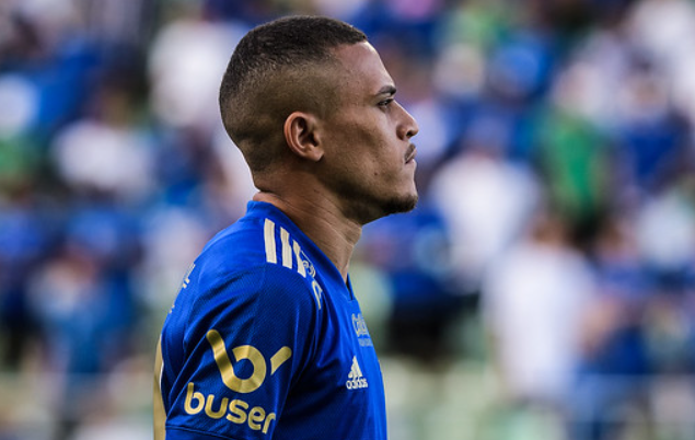 João Paulo celebra estreia pelo Cruzeiro. Foto: Gustavo Aleixo/Cruzeiro