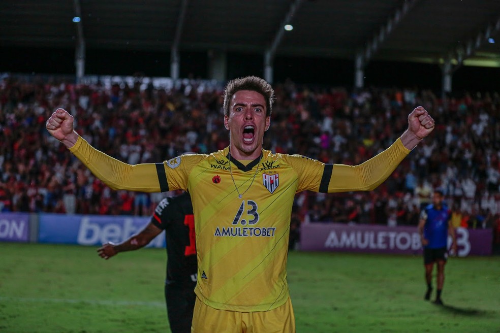 Luan Polli comemora estreia do Atlético-GO em 2022. Foto: Bruno Corsino / ACG