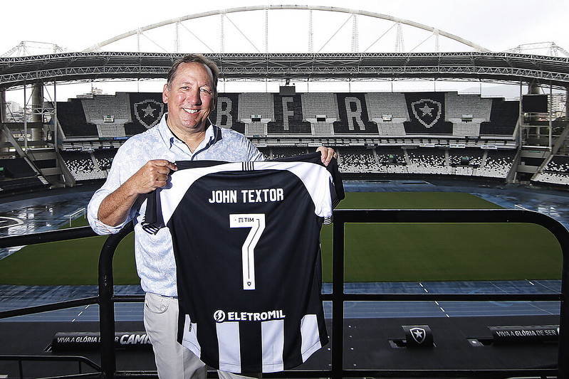 John Textor assina contrato definitivo com o Botafogo. Foto: Vitor Silva/Botafogo