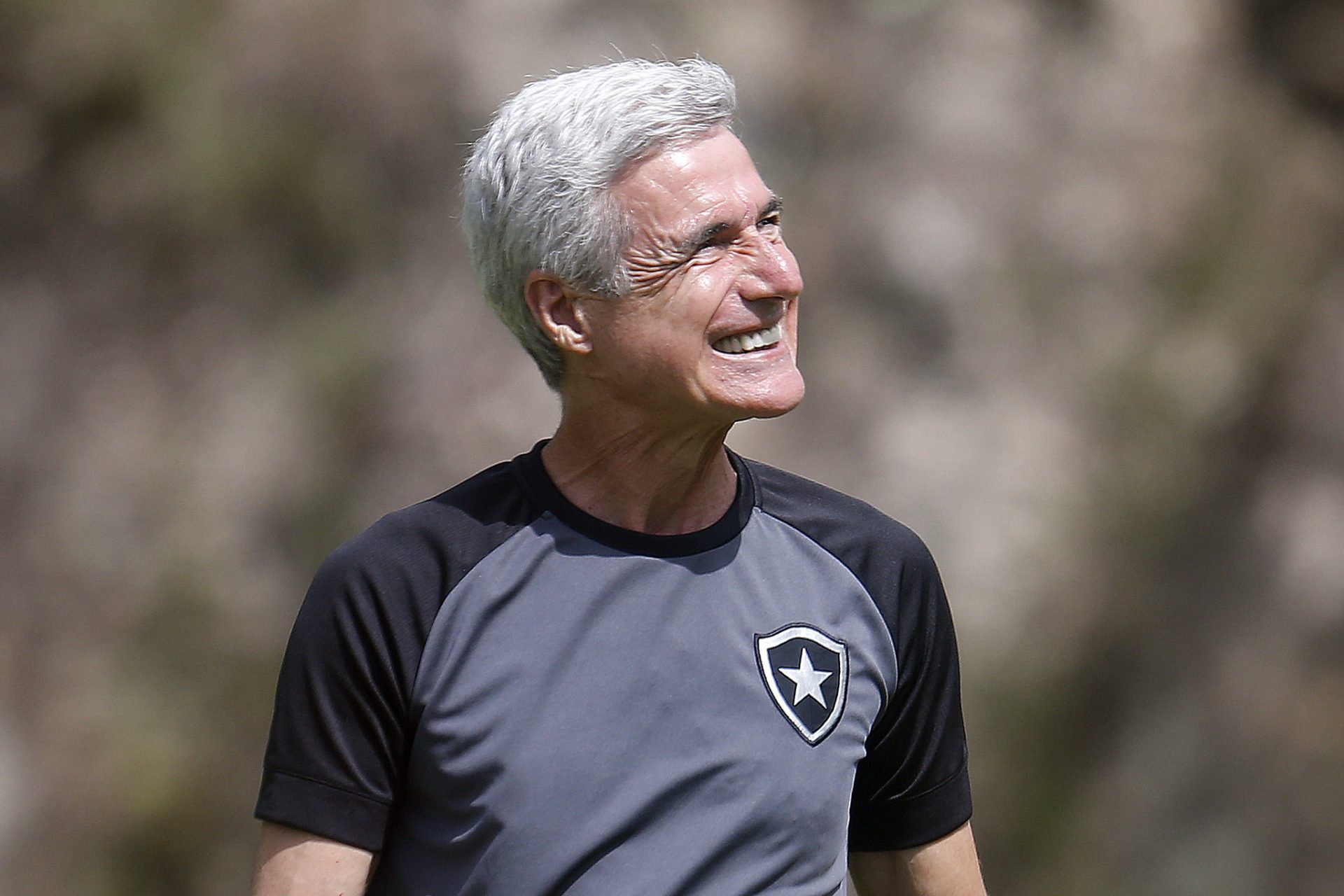Lili cantou! Luís Castro está liberado para comandar o Botafogo. Foto: Vitor Silva/Botafogo