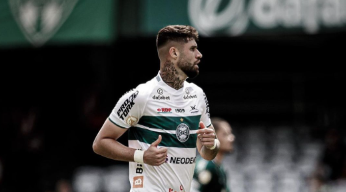 Fabrício Daniel estreia pelo Coritiba. Foto: Divulgação/Coritiba
