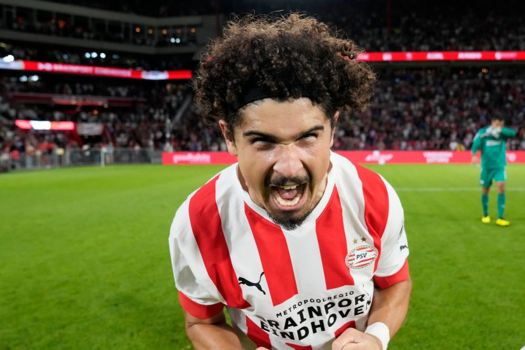 André Ramalho vibra com classificação do PSV. Foto: PSV/Divulgação