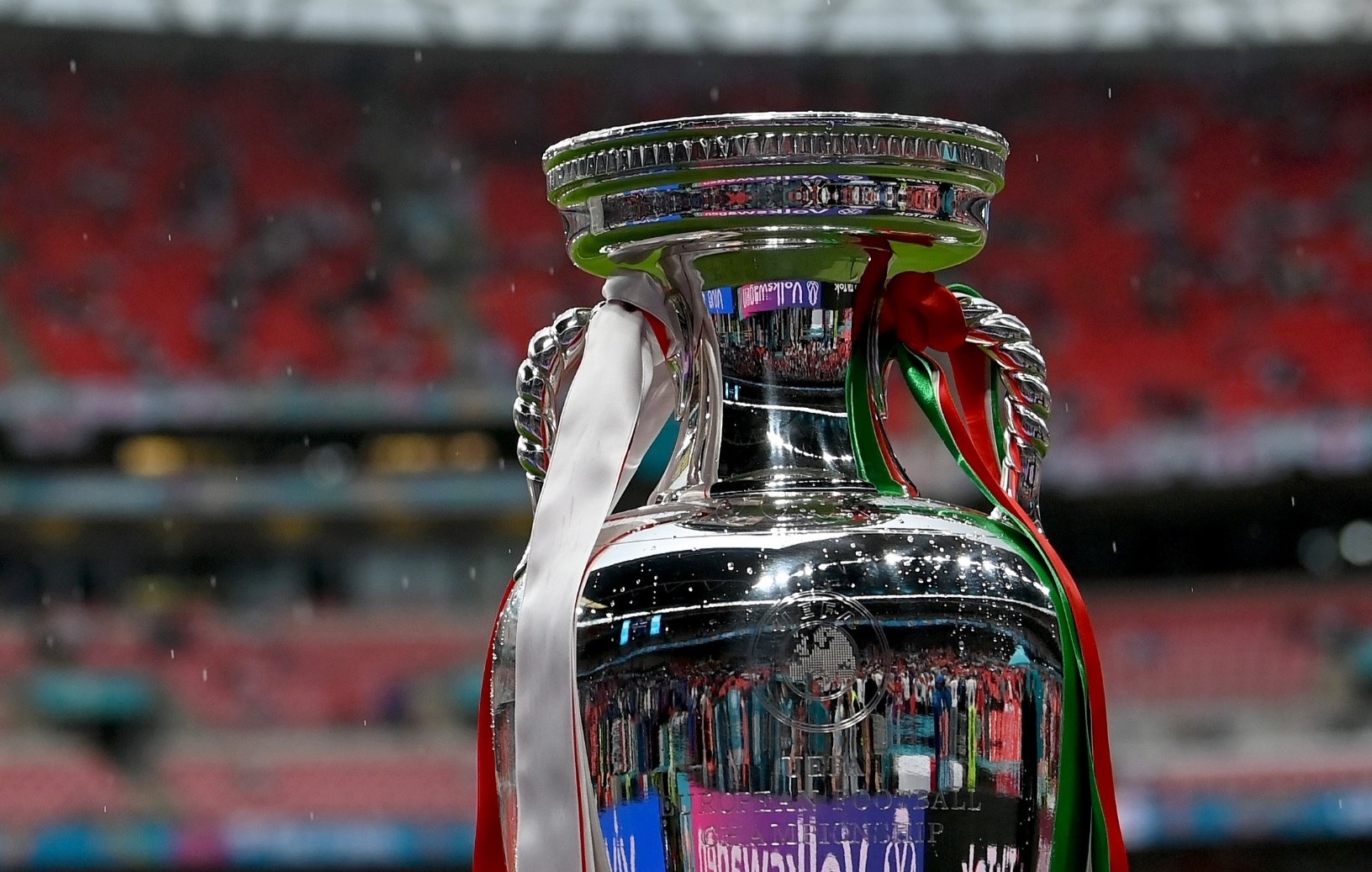Taça da Eurocopa. Foto: Divulgação.