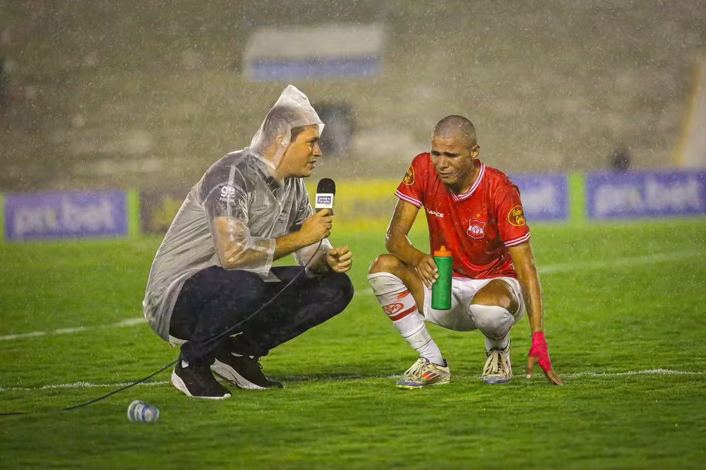 Doido de Mandacaru, meiado Auto Esporte-PB, em entrevista ao repórter Mário Aguiar. Foto: Rafael Costa