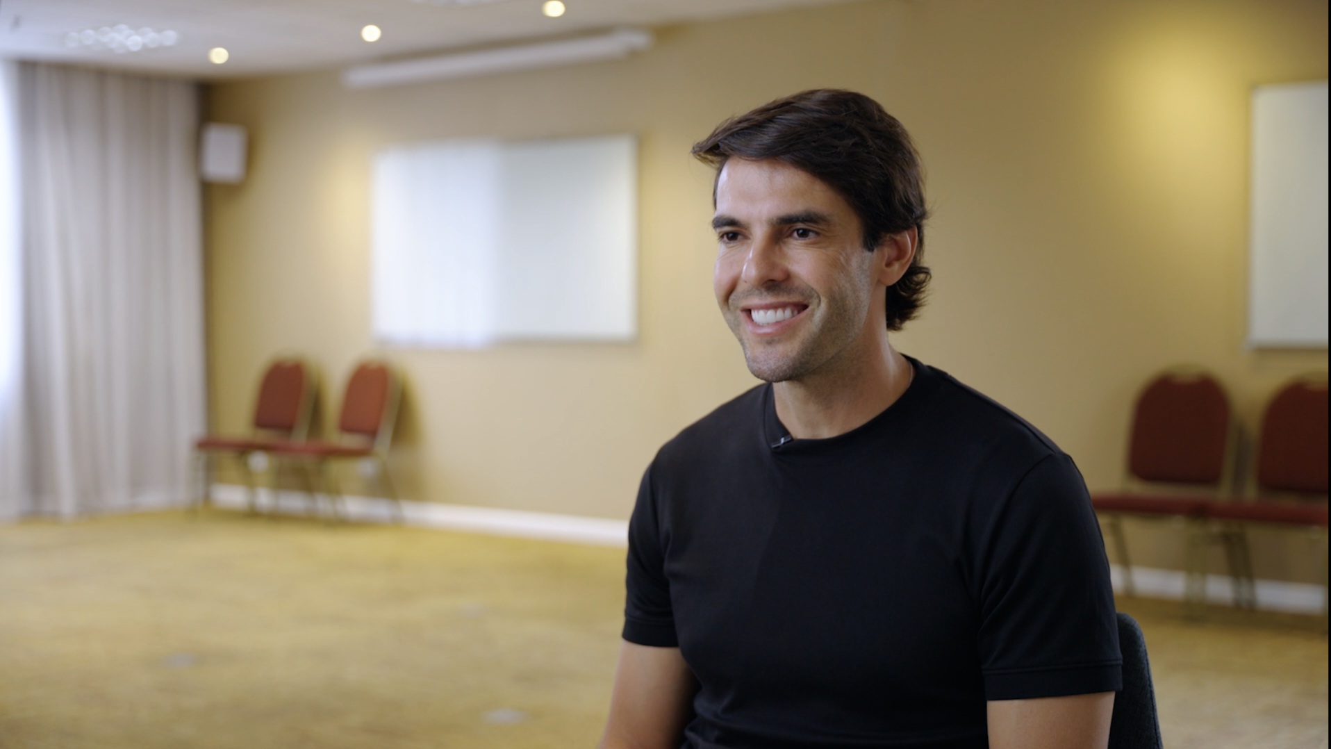 Kaká em entrevista para a FIFA. Imagem: Divulgação/FIFA