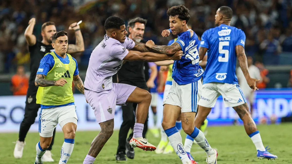 Jogo com mais cartões vermelhos na história do futebol. Foto: Rodney Costa/Zimel Press/Estadão Conteúdo