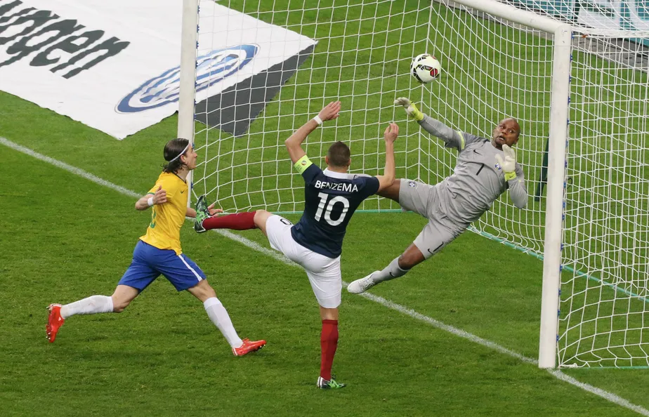 Defesa de Jefferson durante amistoso entre Brasil e França. Foto: Getty Images