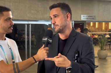 Cotado para voltar ao Botafogo, Raphael Rezende fala sobre o futuro para a PressFut. Foto: Reprodução/PressFut