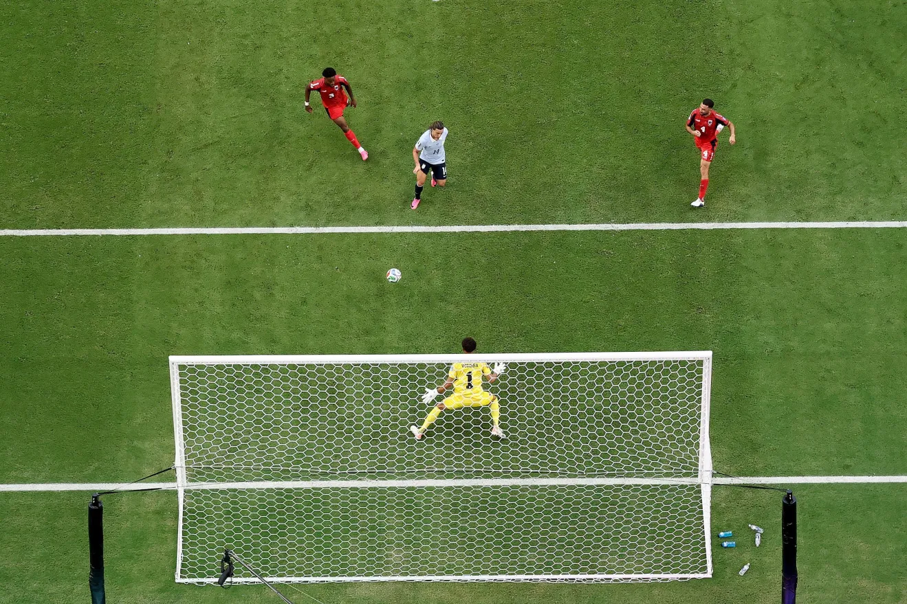 Futebol: Gol de virada do Uruguai sobre Cabo Verde • Photo by Alex Slitz/Getty Images