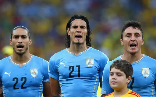 Camisa do Uruguai de 2014 não rasgava. Mas também não dava pra puxar.(Créditos: Getty Images)