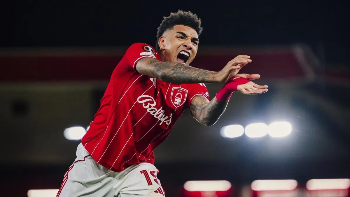 Igor Jesus, jogador do Nottingham Forest, comemorando seu gol diante do Porto, pela Europa League • Reprodução/X/@NFFC