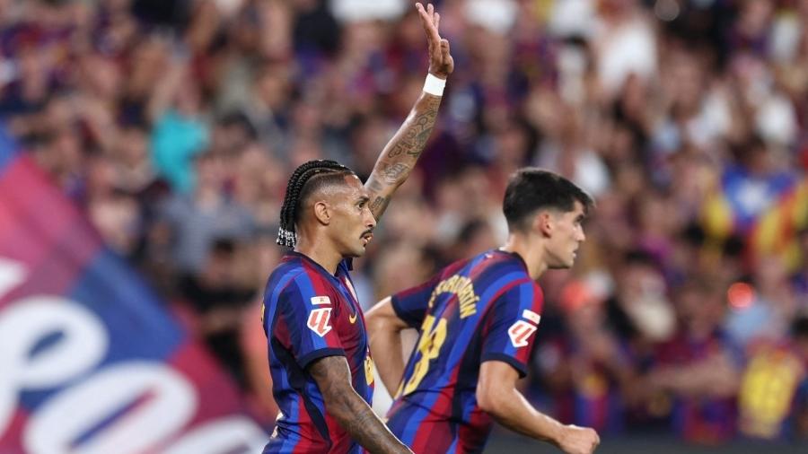 Barcelona vence Bilbao em noite de estreia no Camp Nou