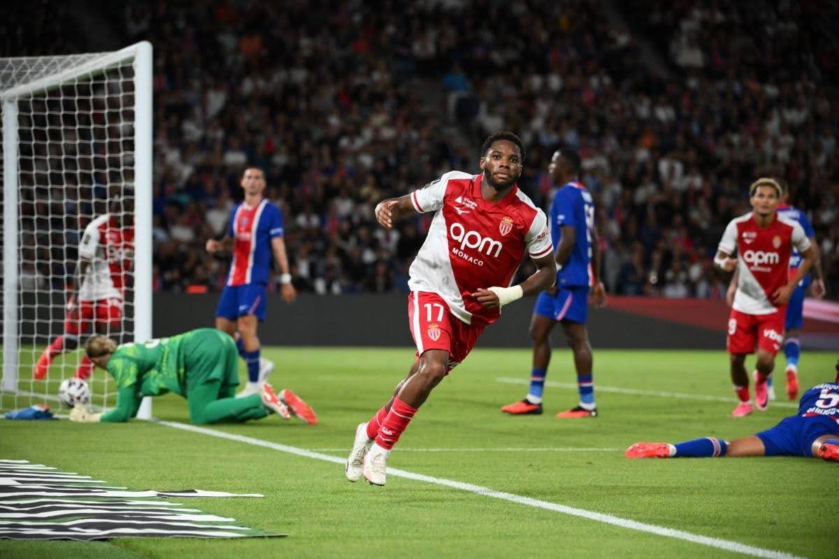 Idumbo após a virada sobre o PSG. Divulgação /AS Monaco-
